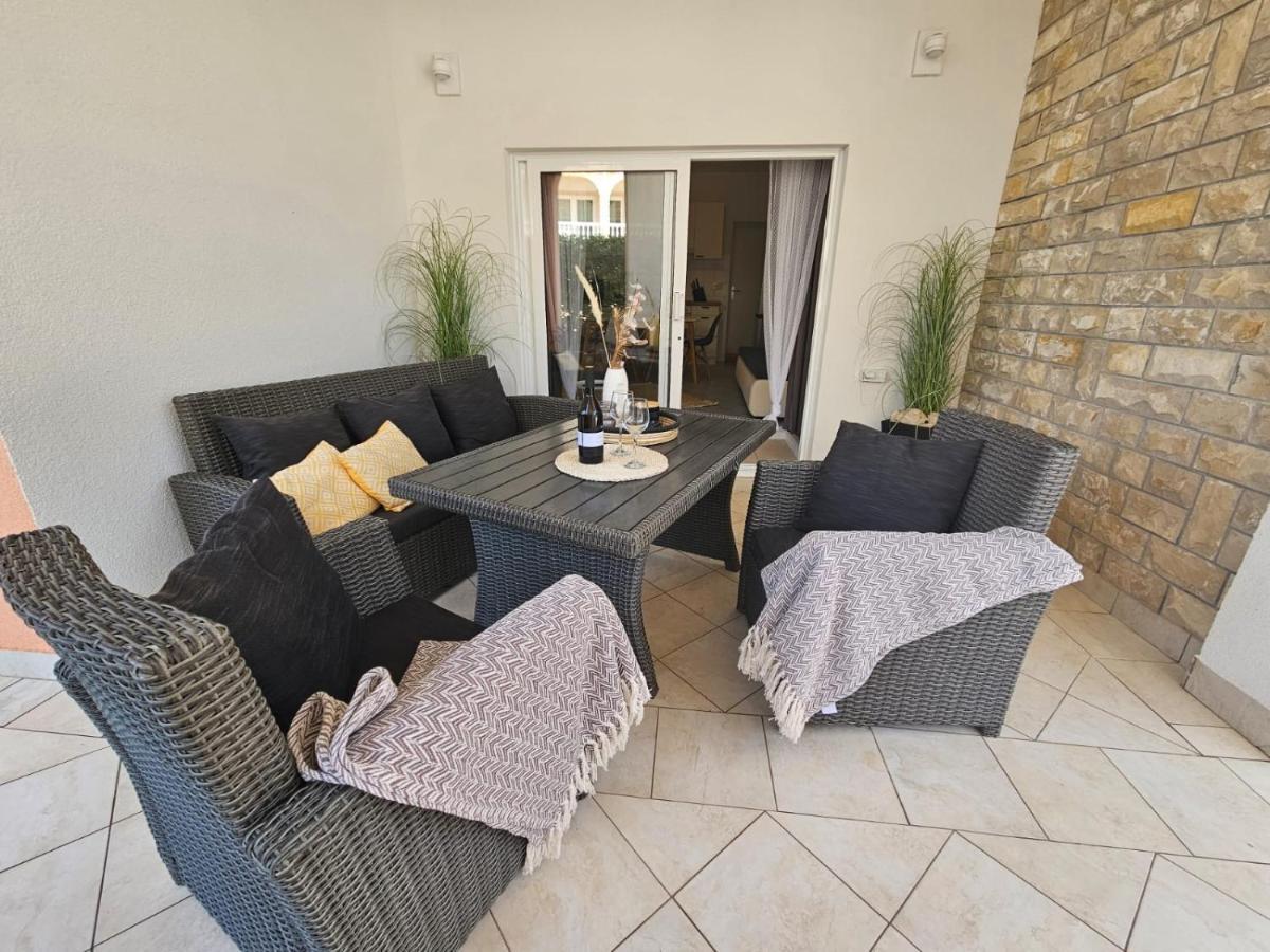 Apartment Melani Vir Dış mekan fotoğraf